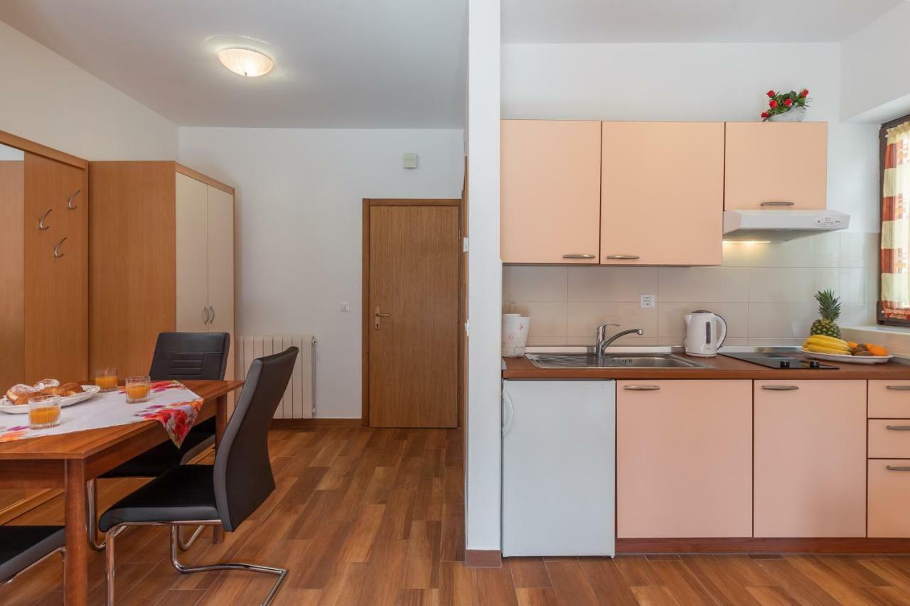 Apartments Prekalj Porec Luaran gambar