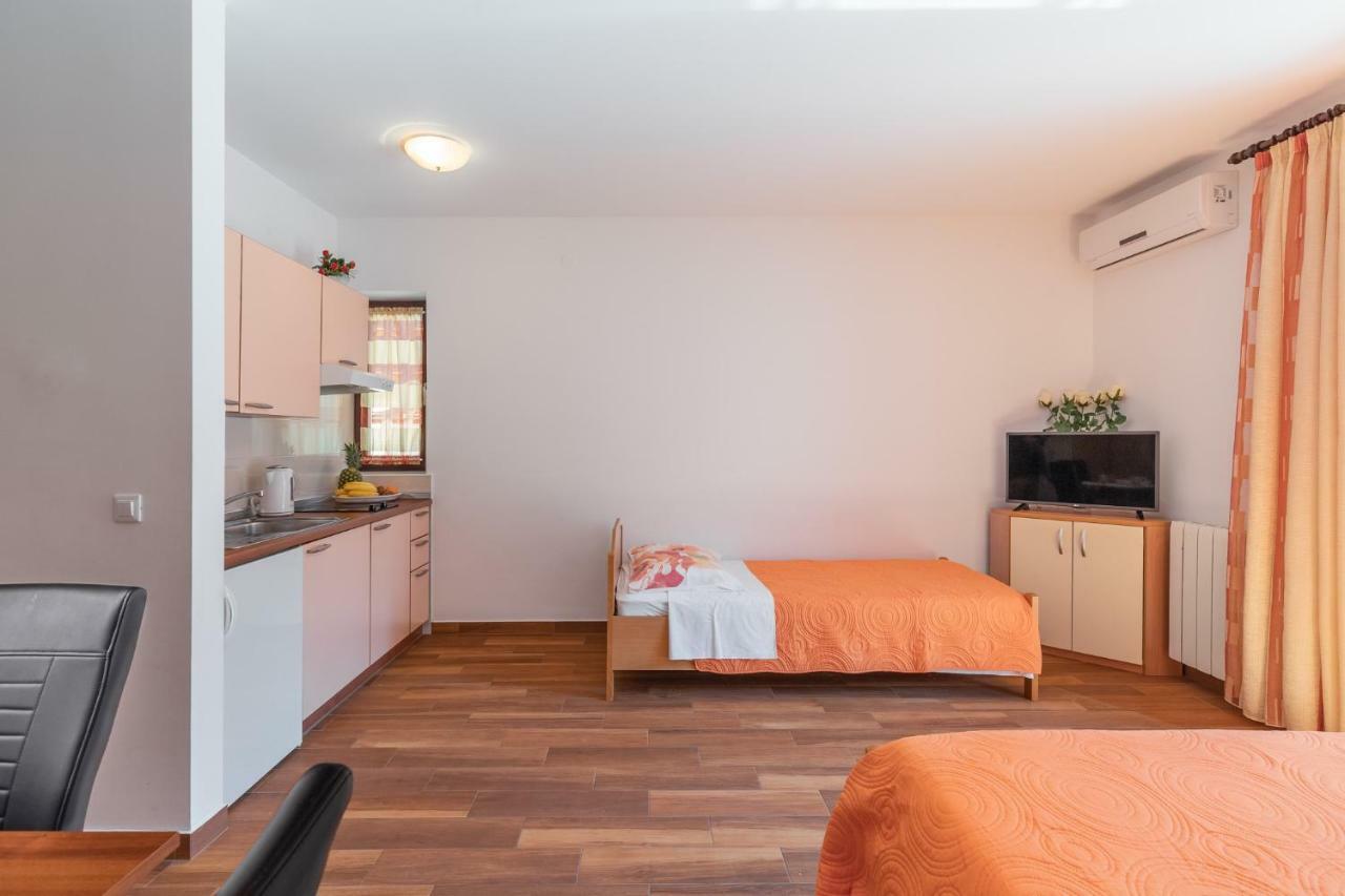 Apartments Prekalj Porec Luaran gambar