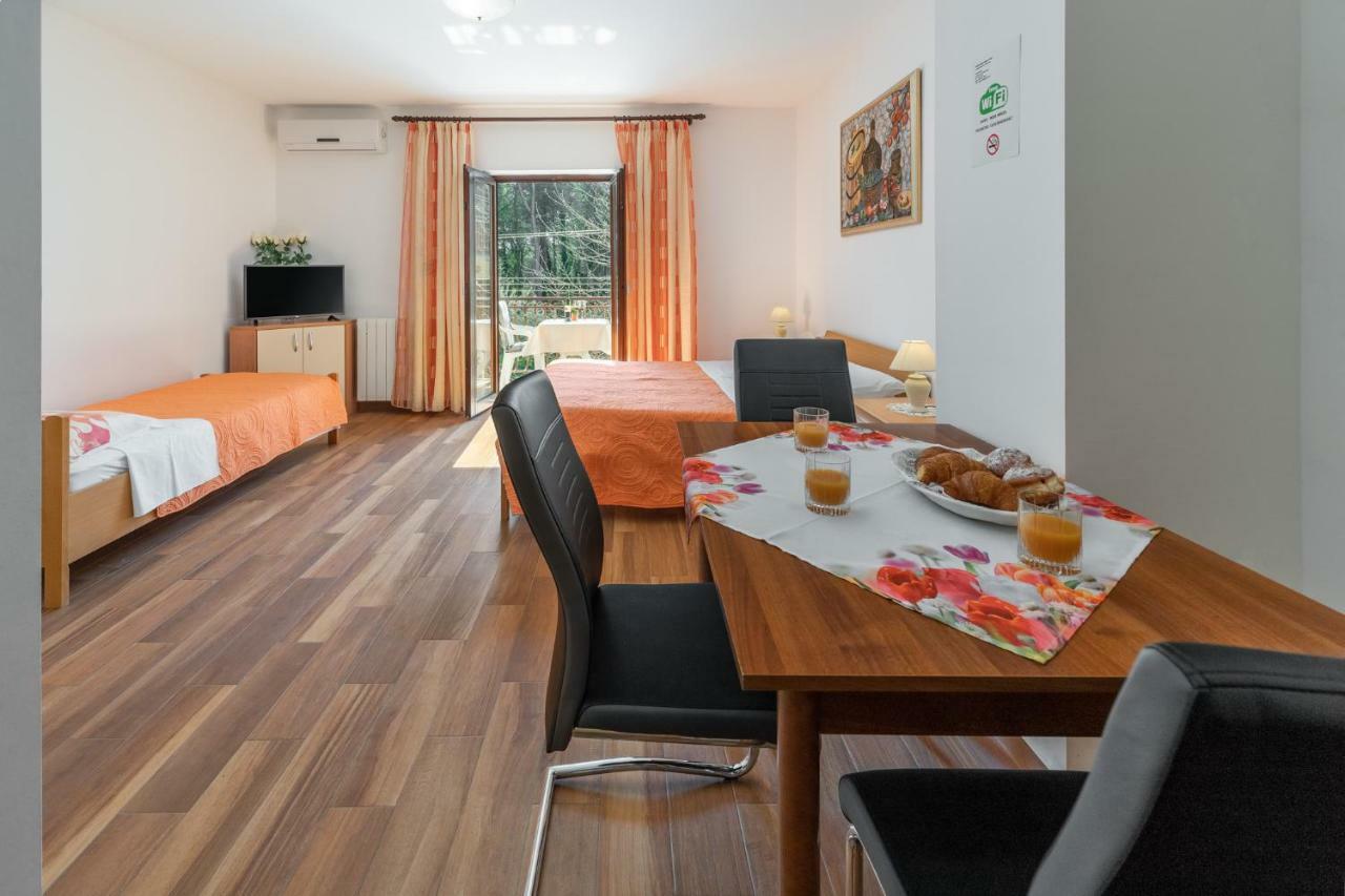 Apartments Prekalj Porec Luaran gambar